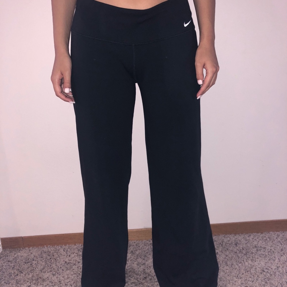 Nike Dri-Fit Flare Leggings Size Medium